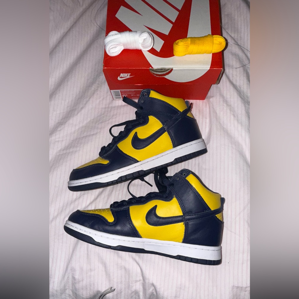 Nike Dunk High Michigan size 6.5 (women’s)